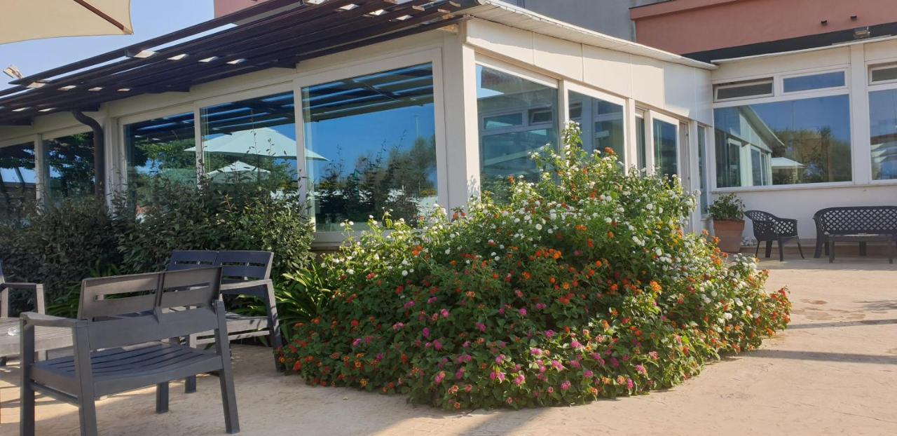 Hotel Corallo Fregenae Ngoại thất bức ảnh